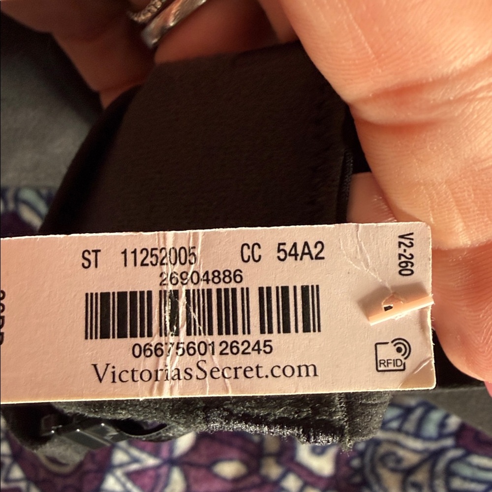 Victoria's Secret Black Love Cloud Plunge Bra 36DD - Picture 3 of 3